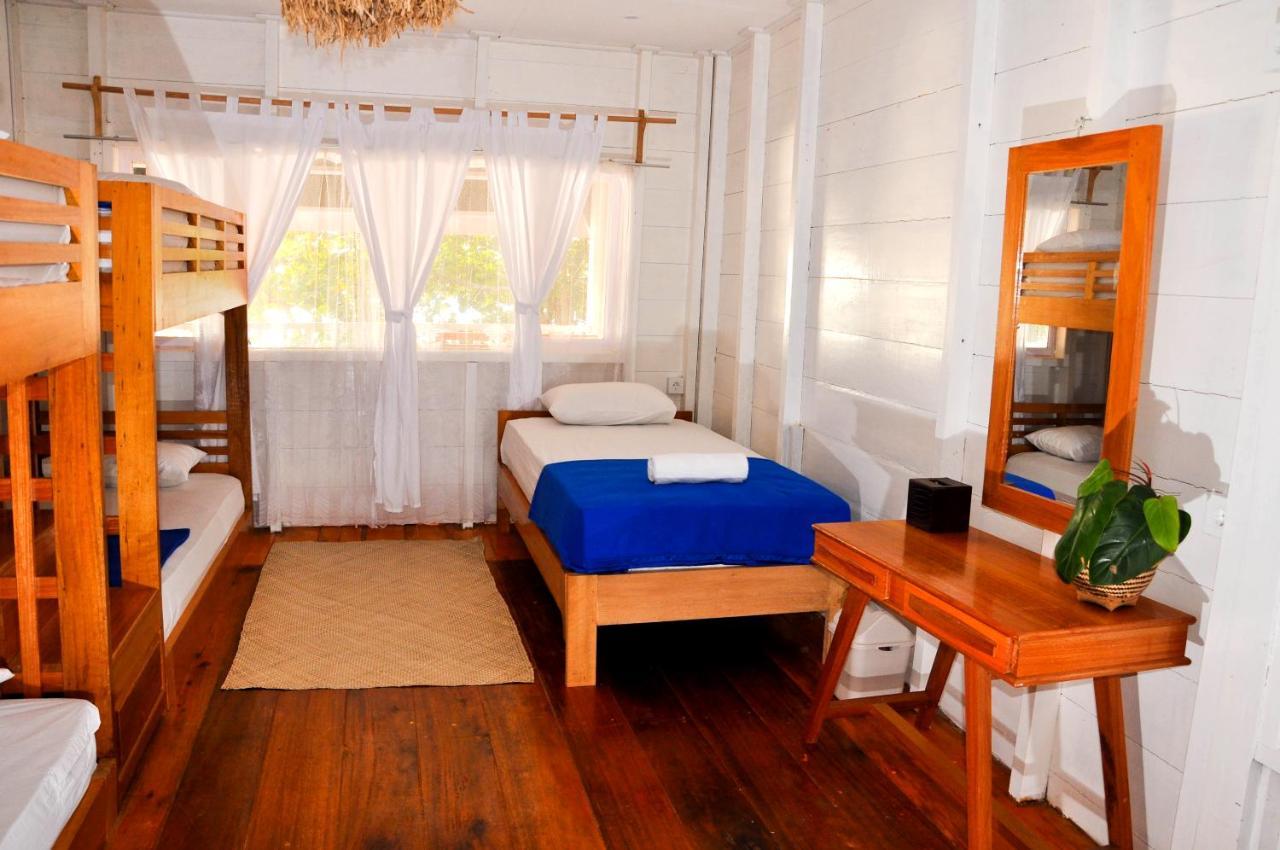 Crow'S Nest Hotel Tua Pejat Exterior photo